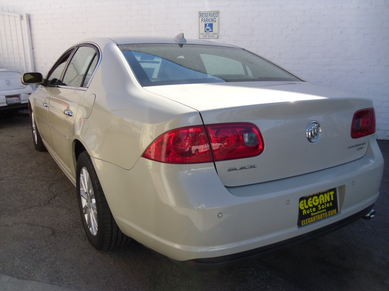 Buick Lucerne 4dr Sdn CXL 2010
