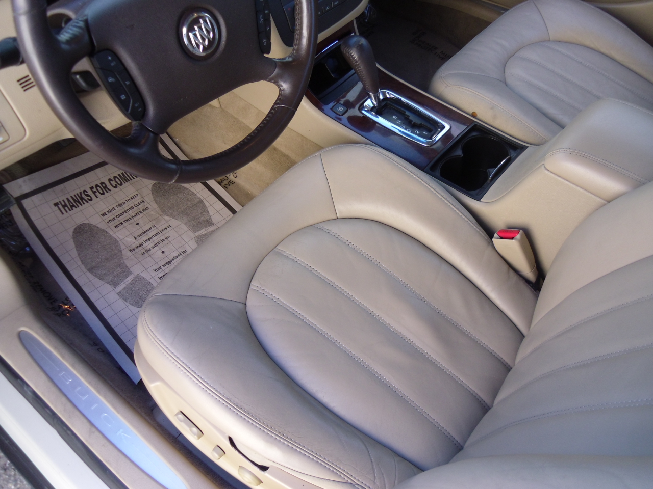 Buick Lucerne 4dr Sdn CXL 2010