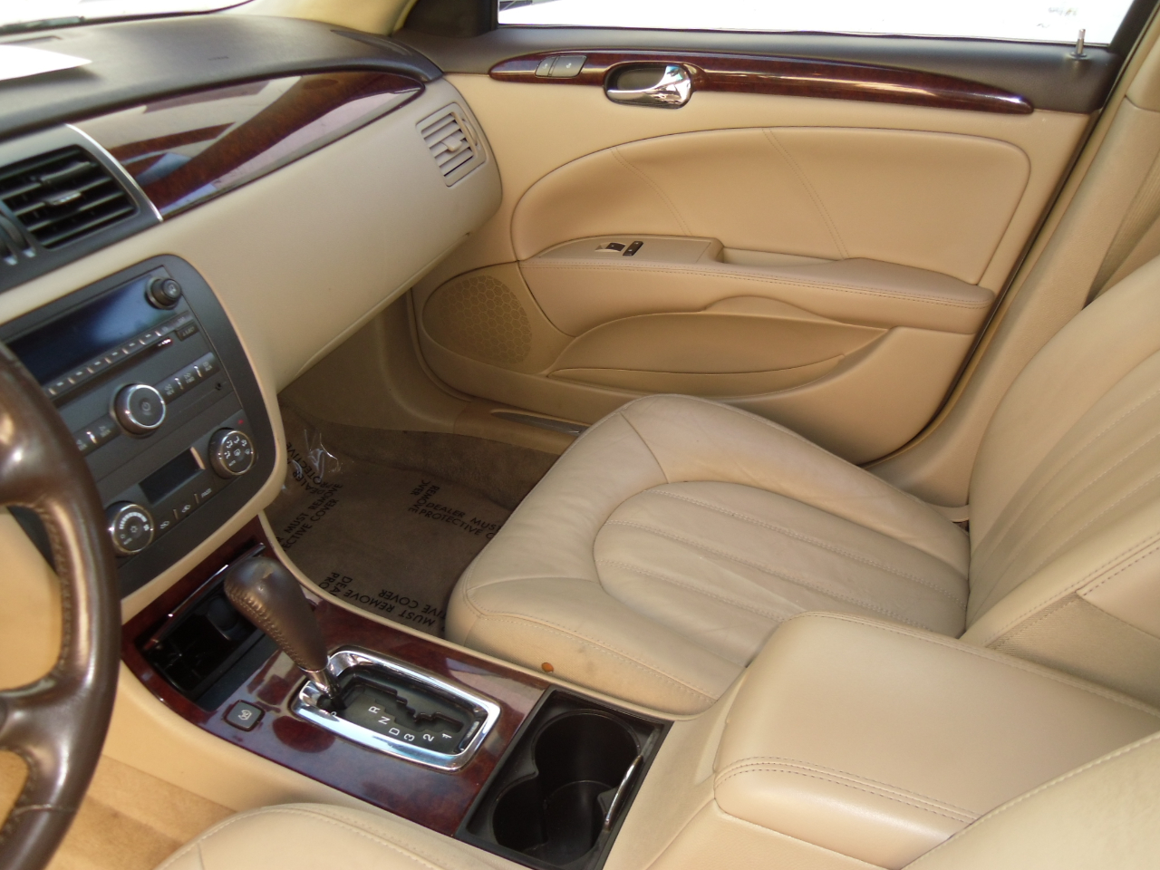 Buick Lucerne 4dr Sdn CXL 2010