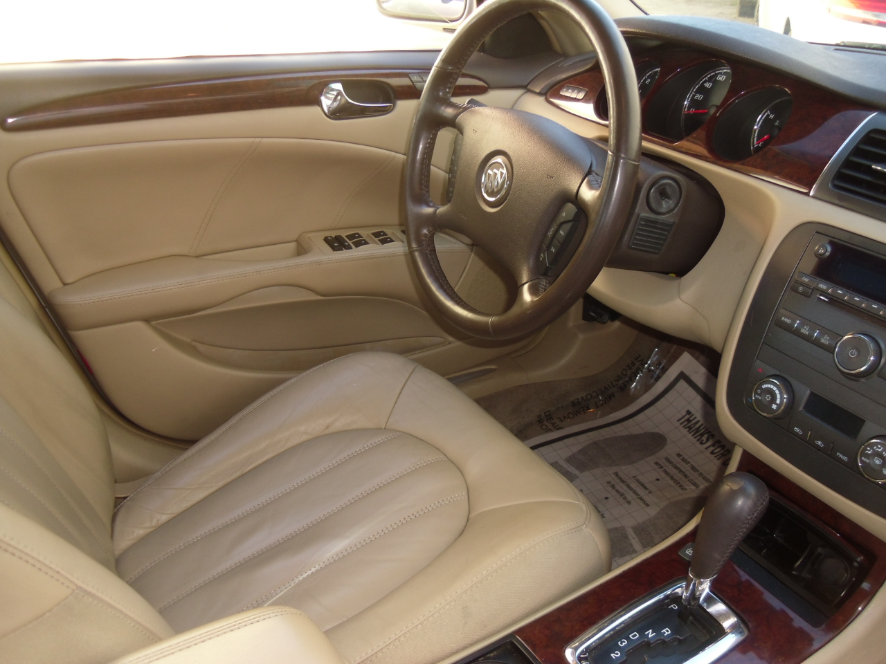 Buick Lucerne 4dr Sdn CXL 2010