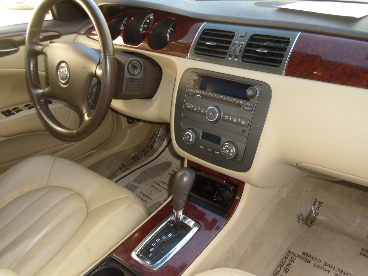 Buick Lucerne 4dr Sdn CXL 2010