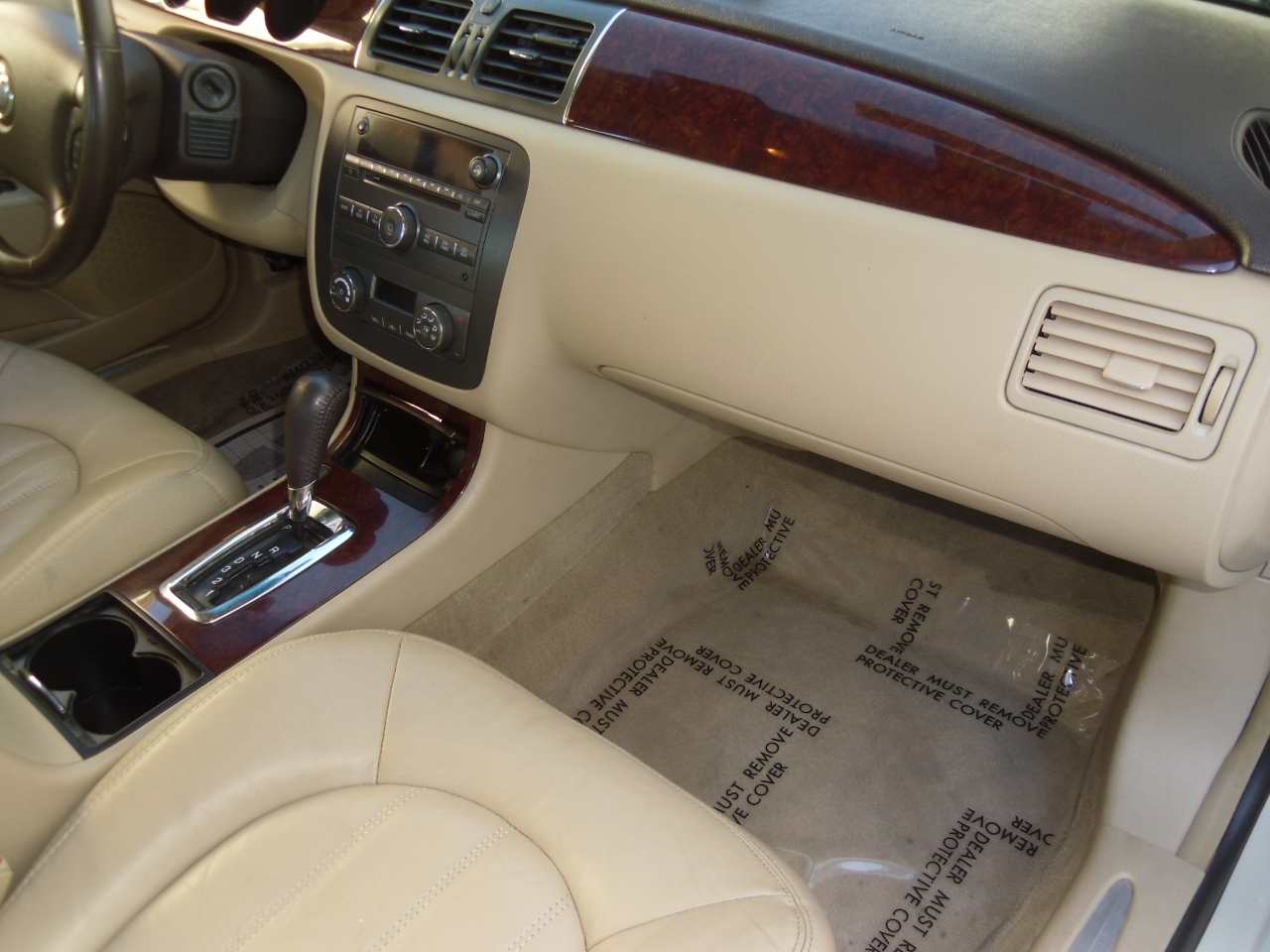 Buick Lucerne 4dr Sdn CXL 2010