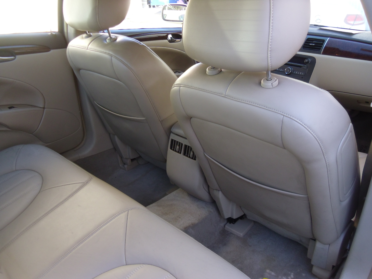 Buick Lucerne 4dr Sdn CXL 2010
