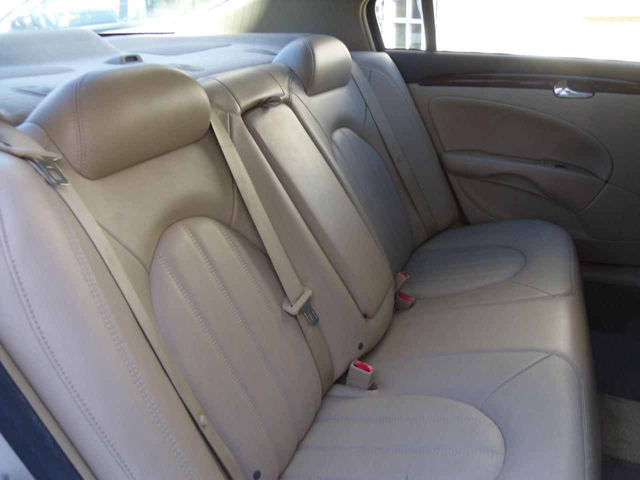 Buick Lucerne 4dr Sdn CXL 2010