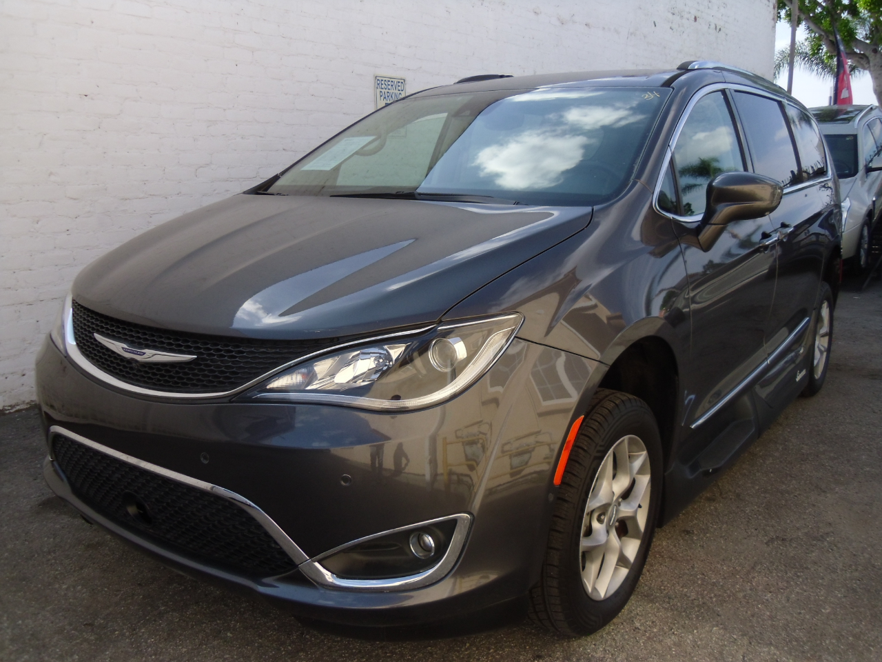 2018 Chrysler Pacifica Touring L Plus FWD