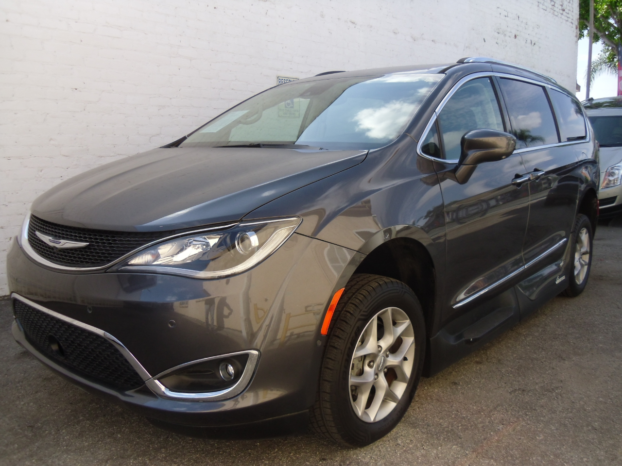 Chrysler Pacifica Touring L Plus FWD 2018