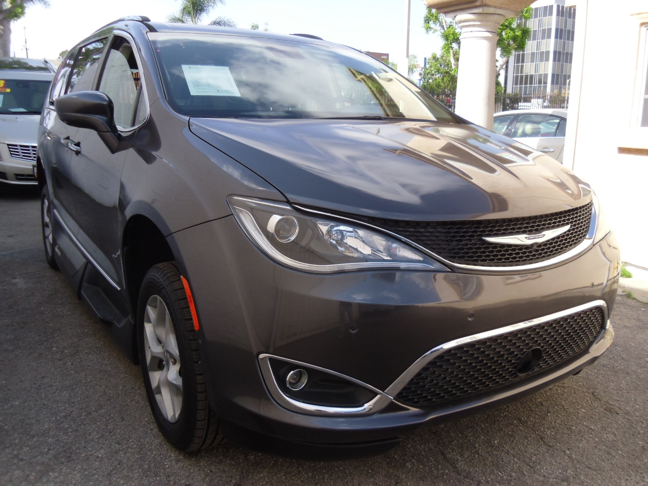 Chrysler Pacifica Touring L Plus FWD 2018