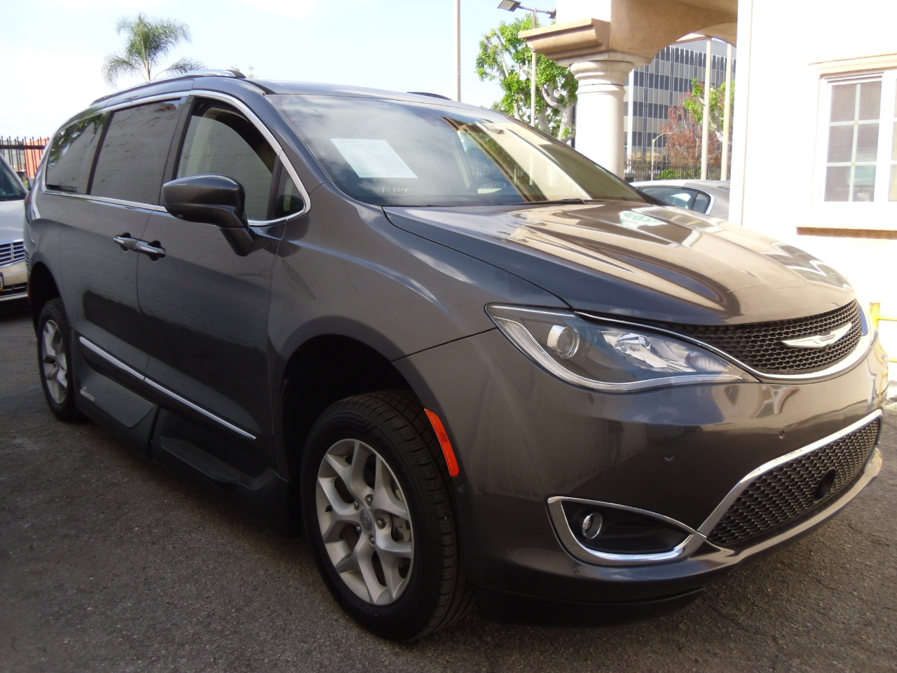 Chrysler Pacifica Touring L Plus FWD 2018