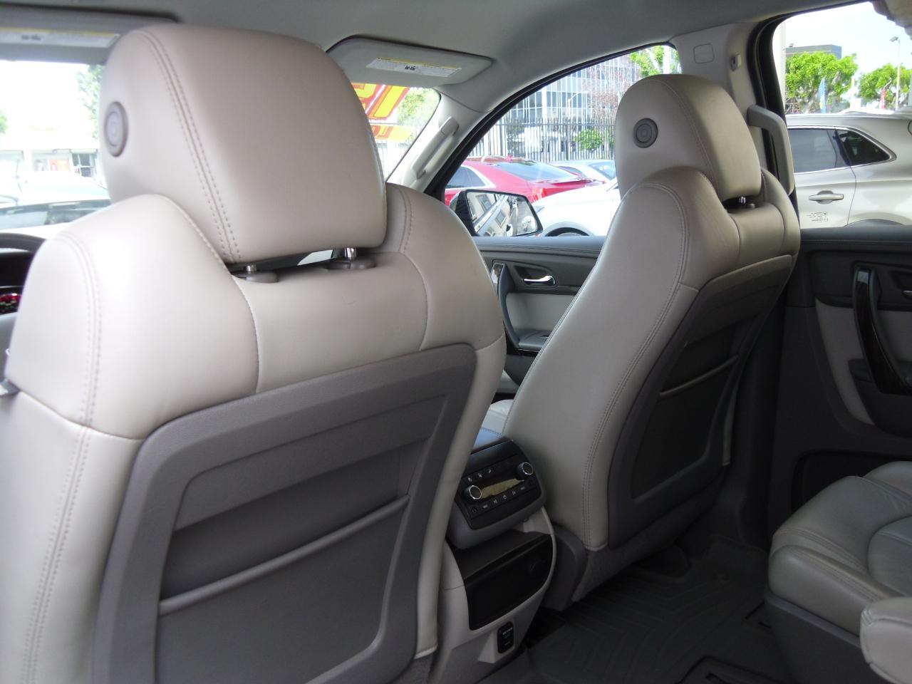 GMC Acadia AWD 4dr SLT w/SLT-1 2015