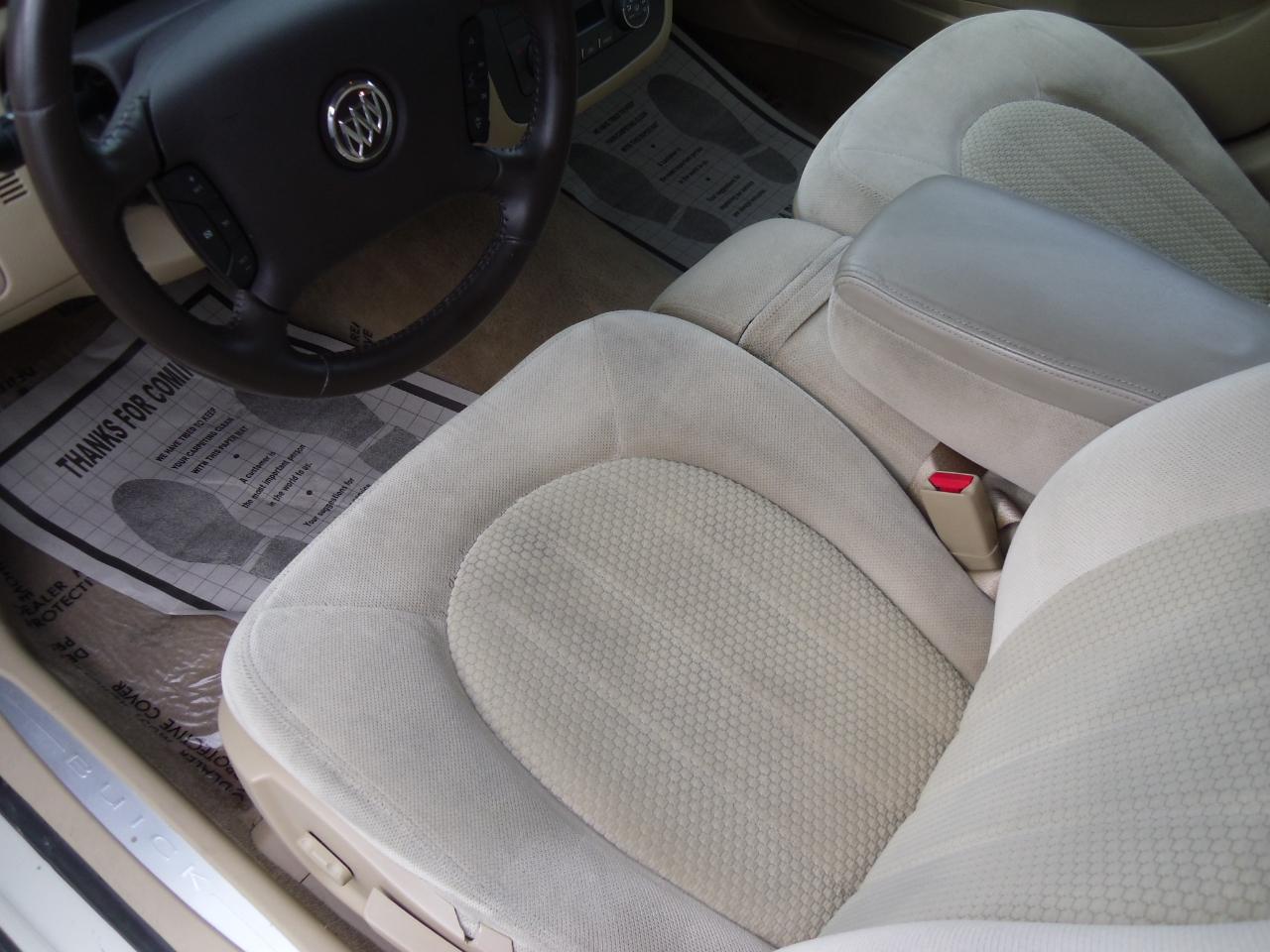 Buick Lucerne 4dr Sdn CX-2 *Ltd Avail* 2010