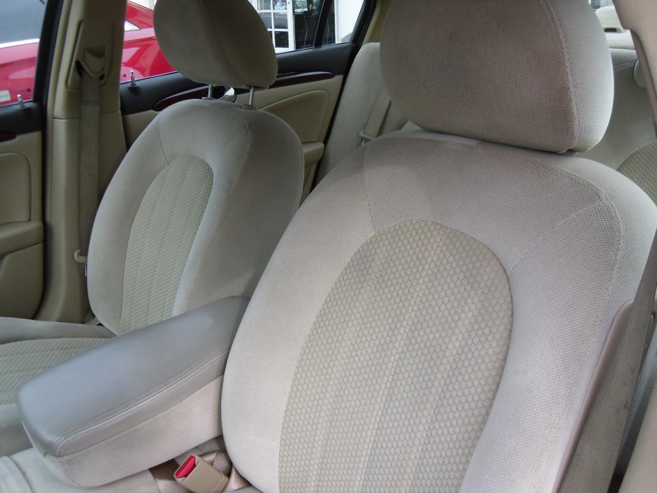 Buick Lucerne 4dr Sdn CX-2 *Ltd Avail* 2010