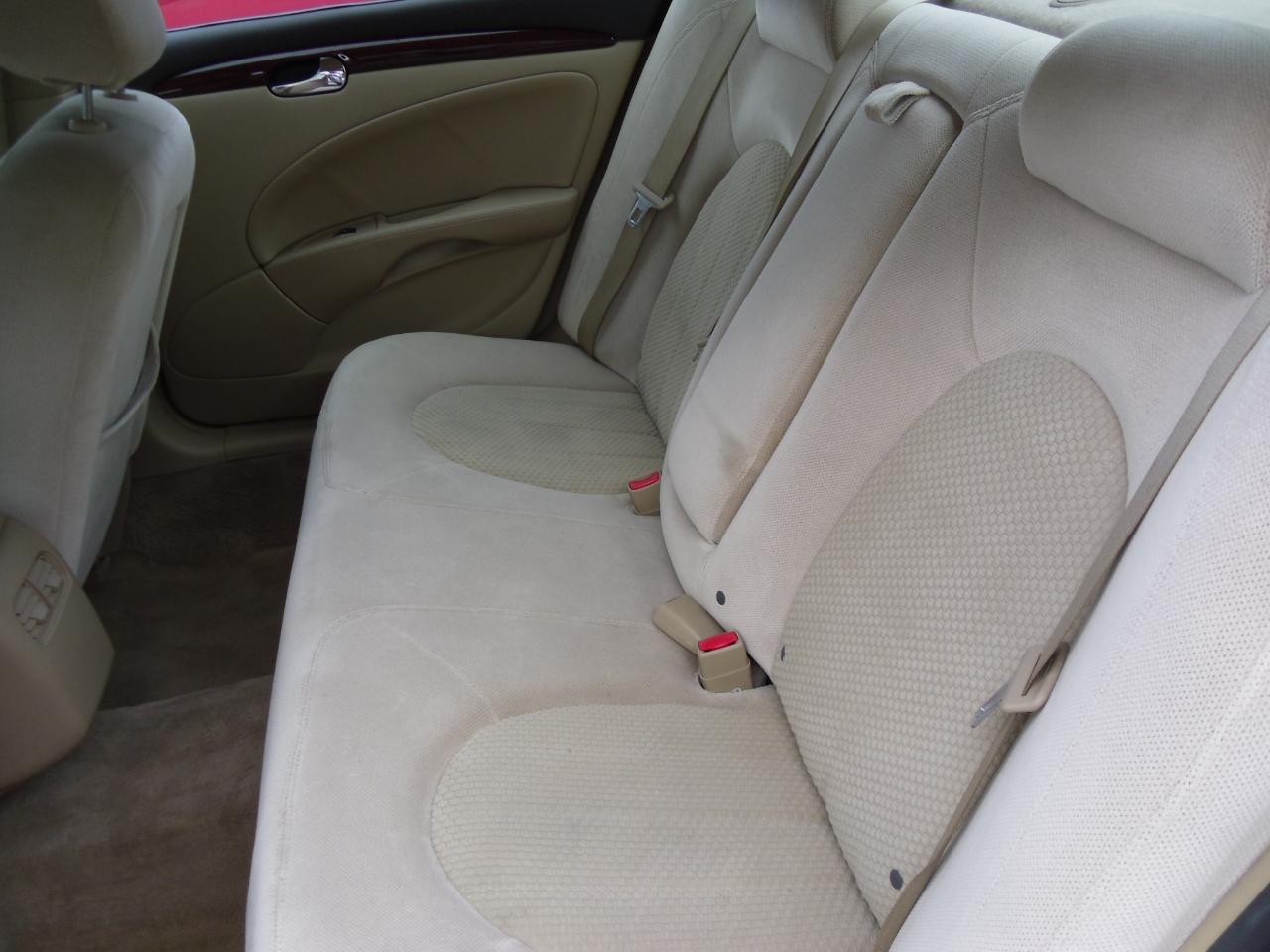 Buick Lucerne 4dr Sdn CX-2 *Ltd Avail* 2010