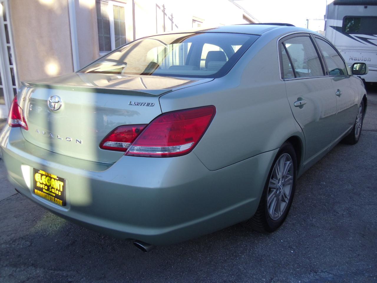 Toyota Avalon 4dr Sdn Limited (Natl) 2006