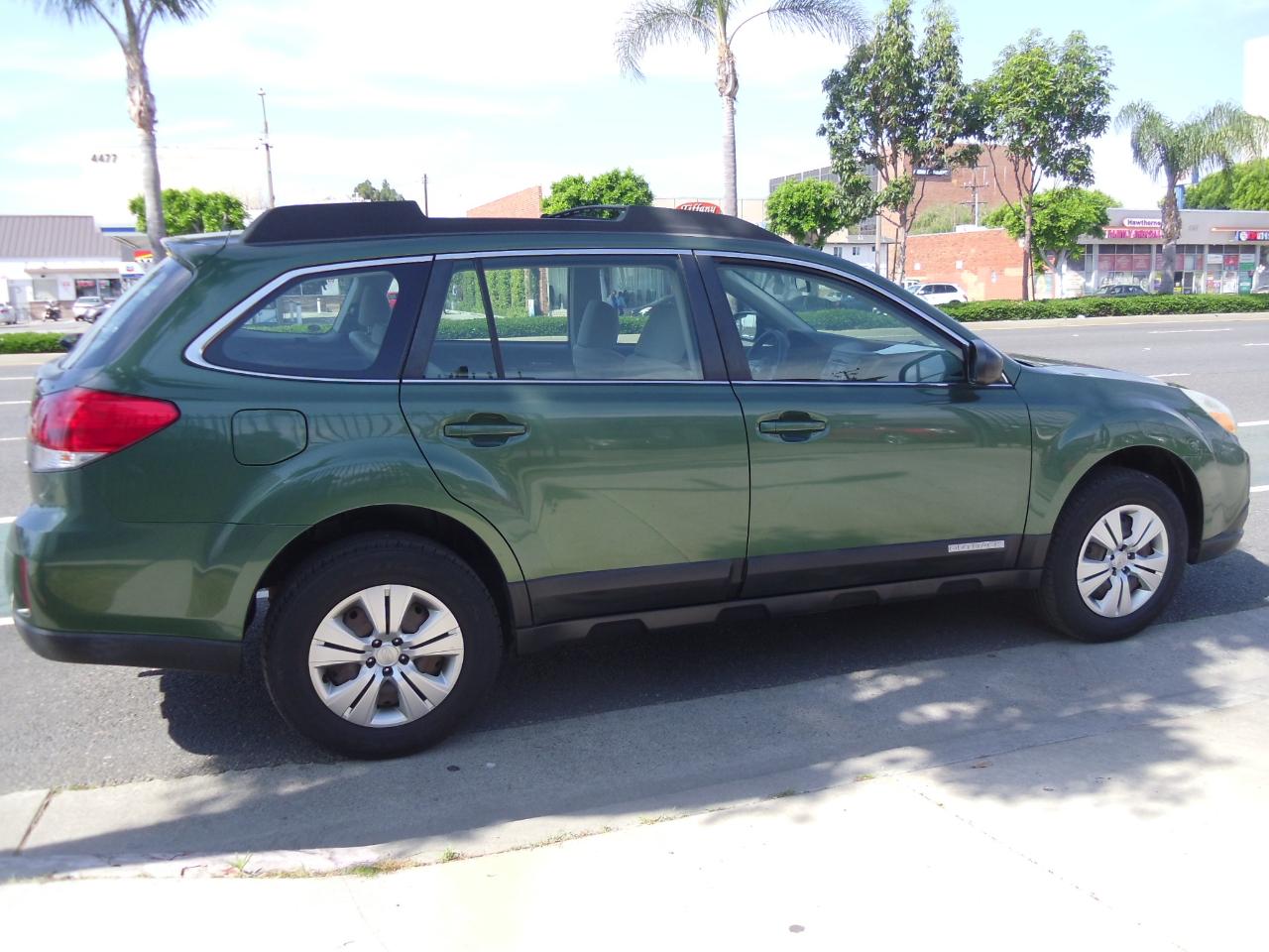 Subaru Outback 4dr Wgn H4 Auto 2.5i 2010