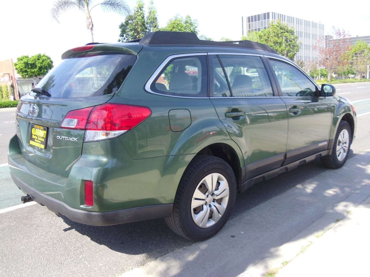 Subaru Outback 4dr Wgn H4 Auto 2.5i 2010