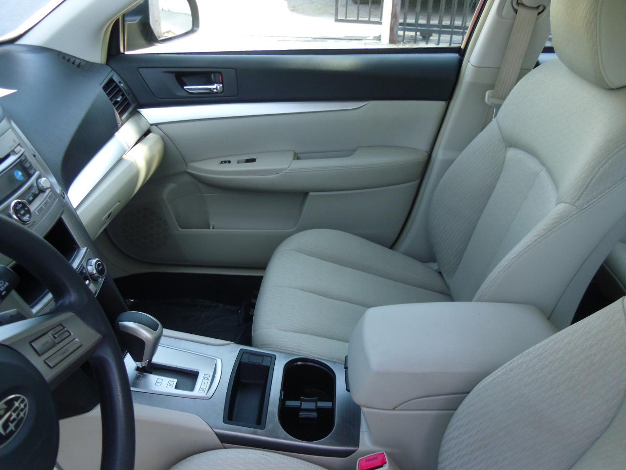 Subaru Outback 4dr Wgn H4 Auto 2.5i 2010