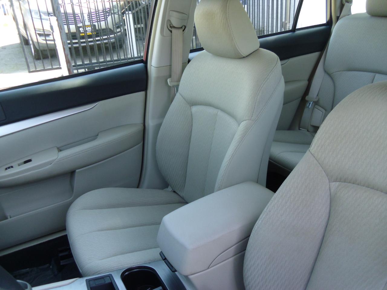 Subaru Outback 4dr Wgn H4 Auto 2.5i 2010