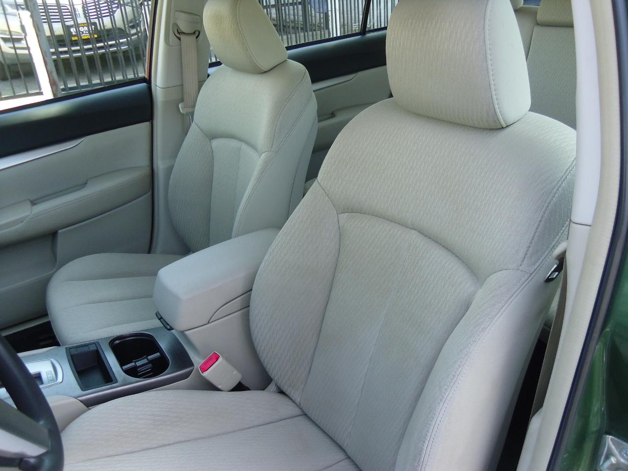 Subaru Outback 4dr Wgn H4 Auto 2.5i 2010