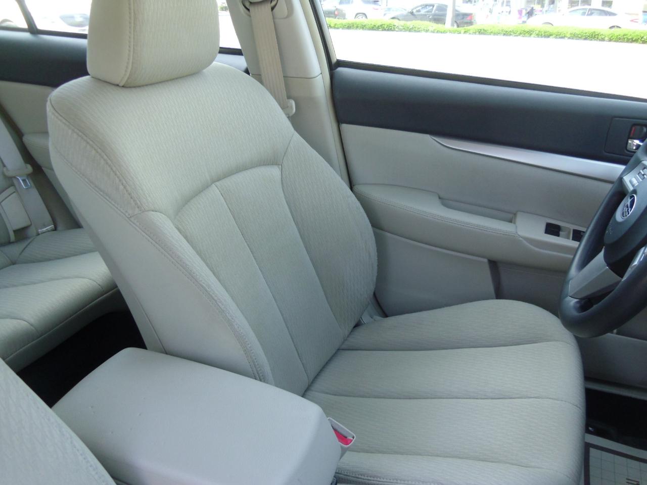 Subaru Outback 4dr Wgn H4 Auto 2.5i 2010