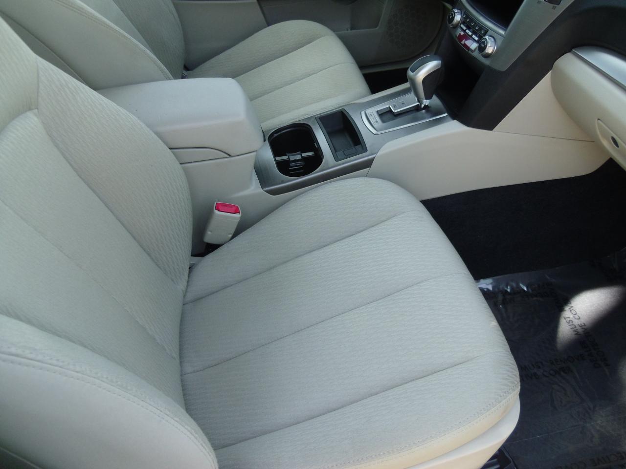 Subaru Outback 4dr Wgn H4 Auto 2.5i 2010