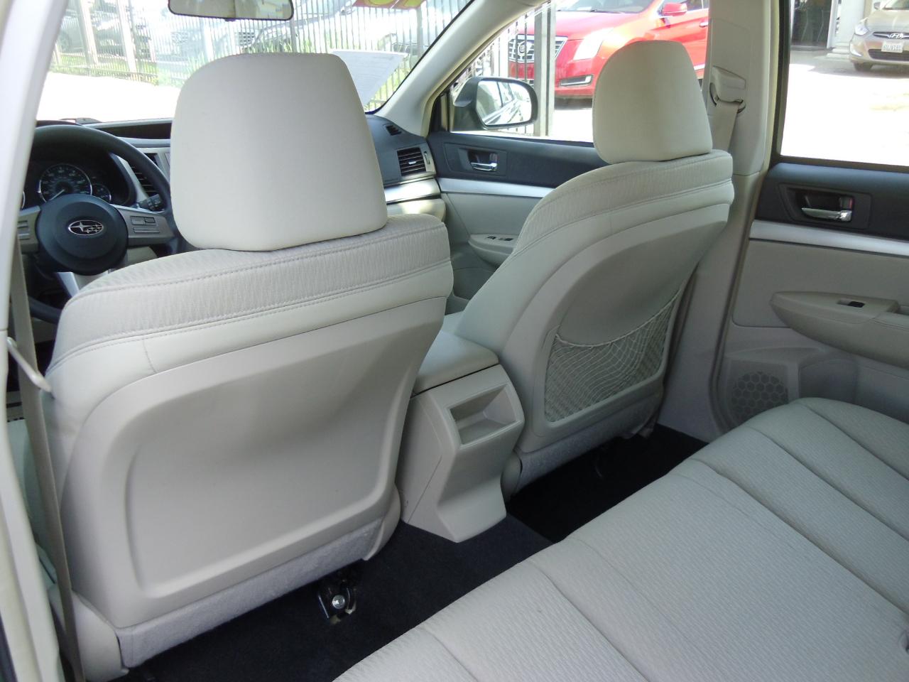 Subaru Outback 4dr Wgn H4 Auto 2.5i 2010