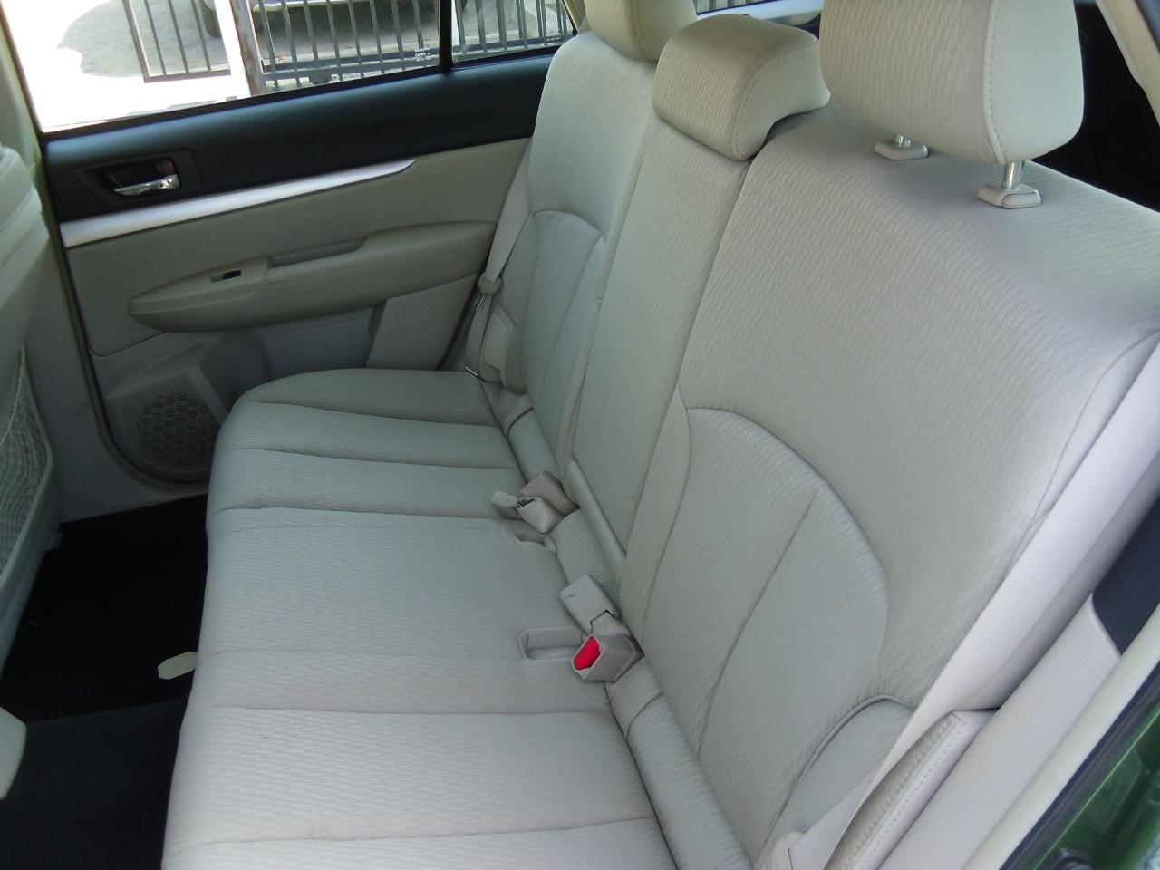 Subaru Outback 4dr Wgn H4 Auto 2.5i 2010