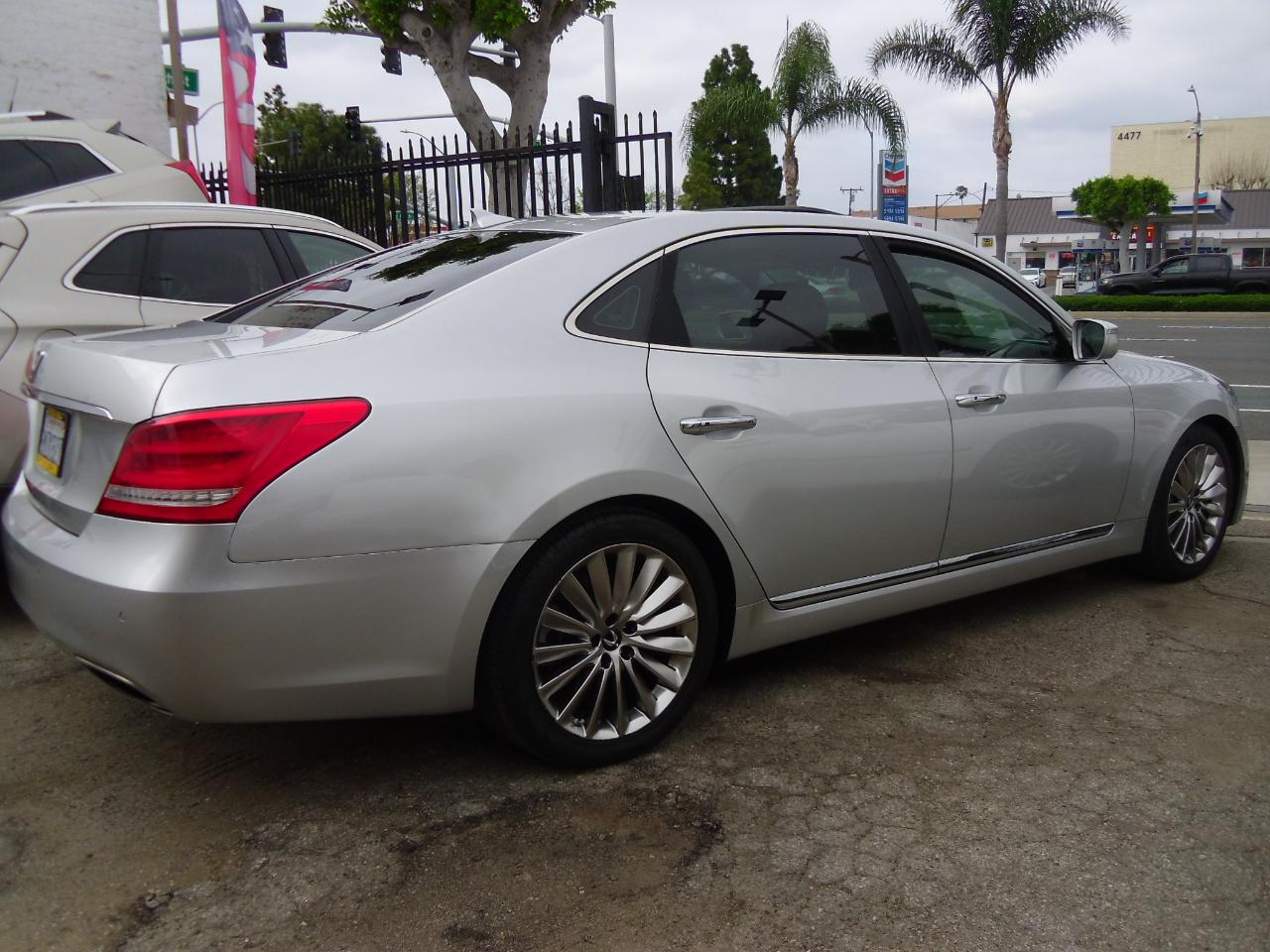 Hyundai Equus 4dr Sdn Signature 2014