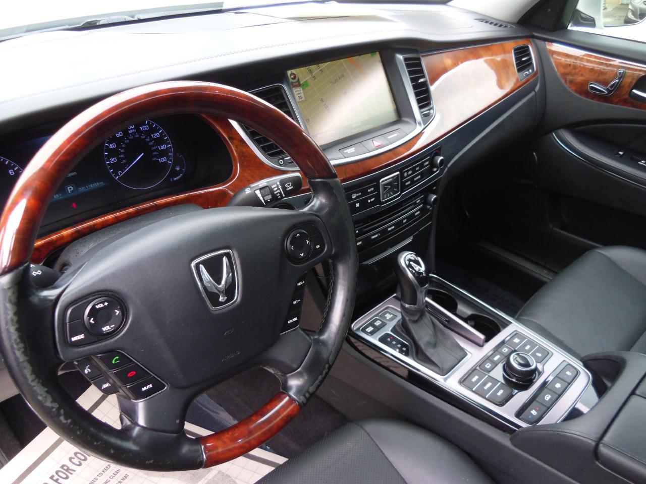 Hyundai Equus 4dr Sdn Signature 2014
