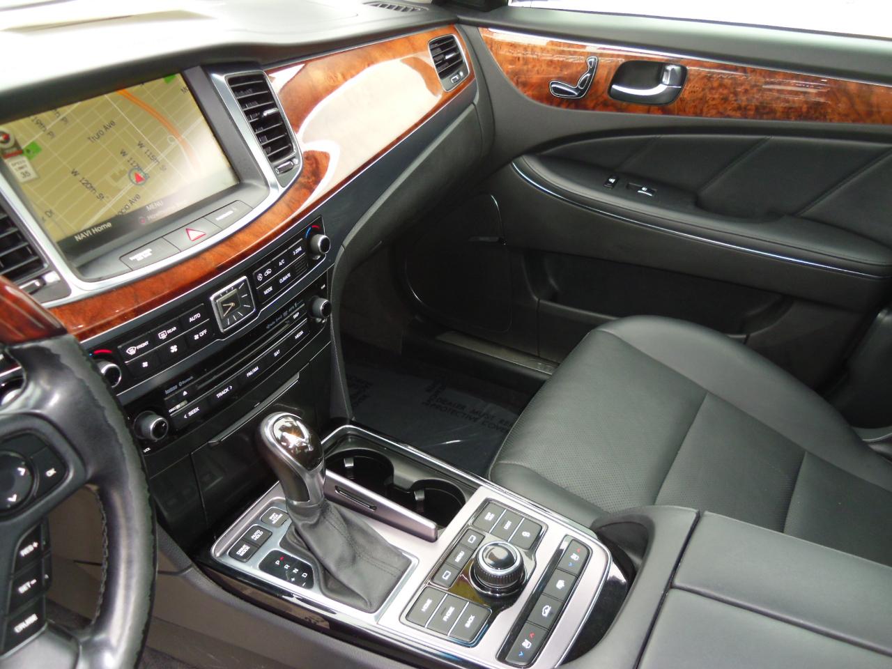 Hyundai Equus 4dr Sdn Signature 2014
