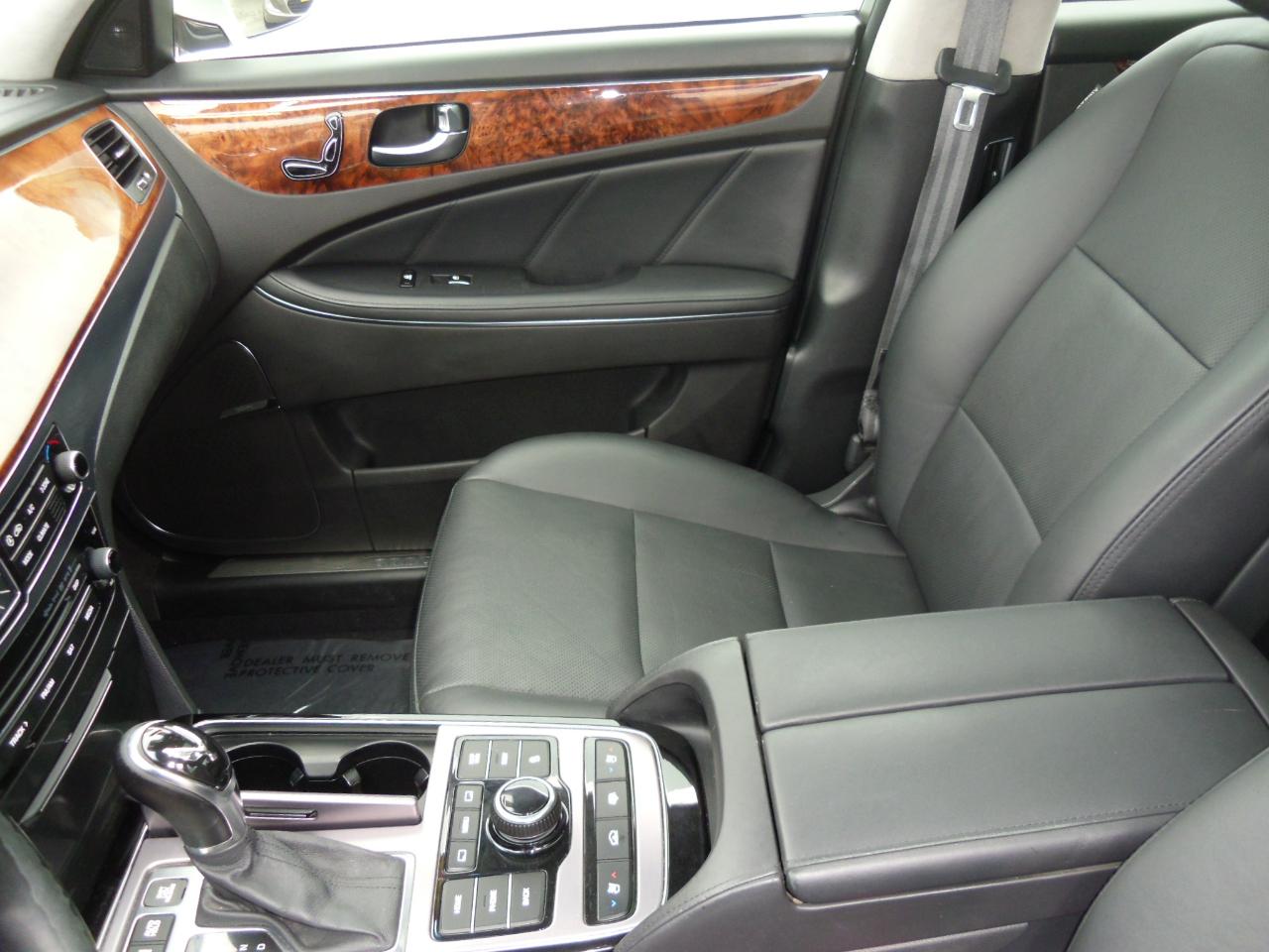 Hyundai Equus 4dr Sdn Signature 2014