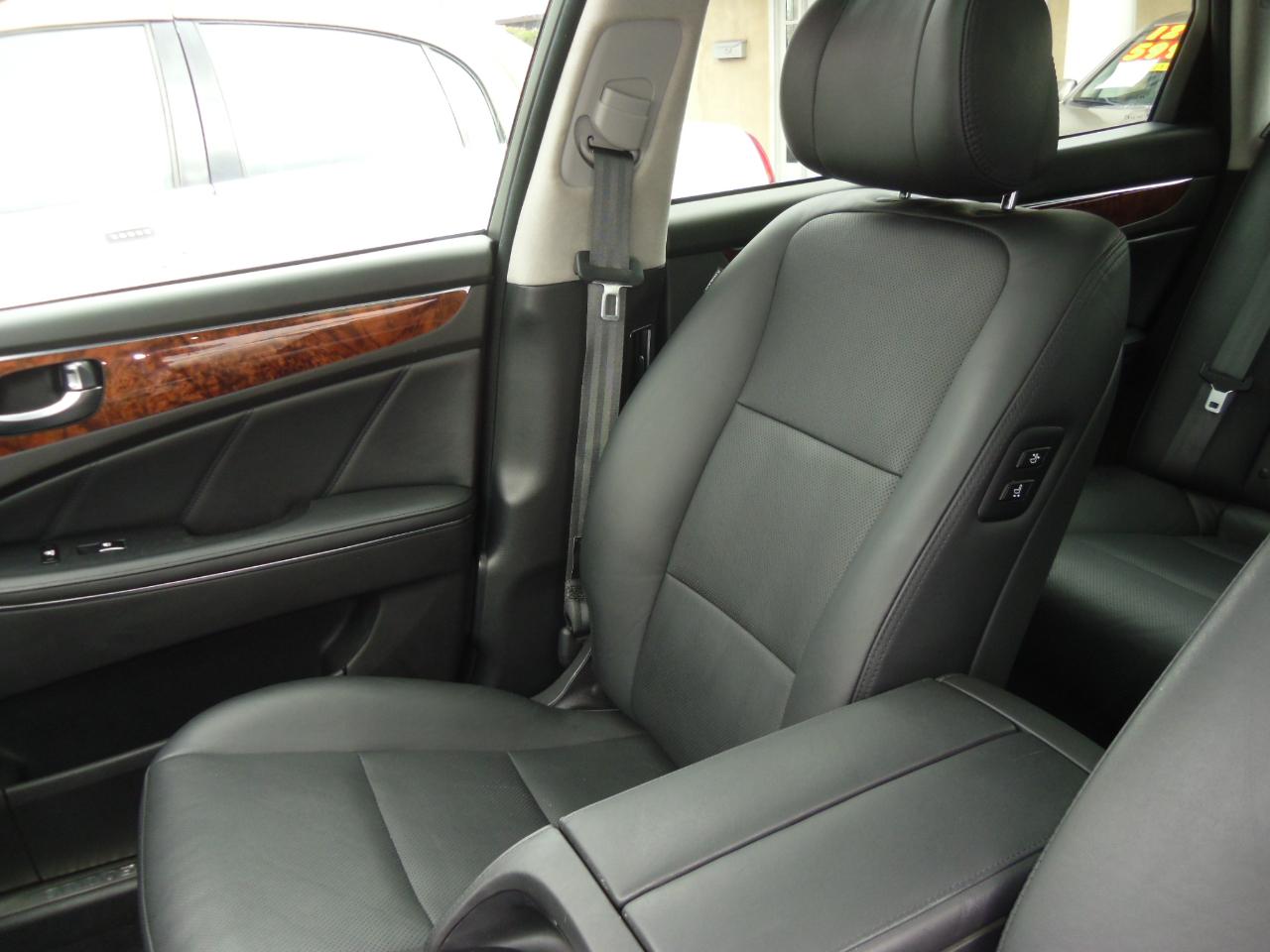 Hyundai Equus 4dr Sdn Signature 2014