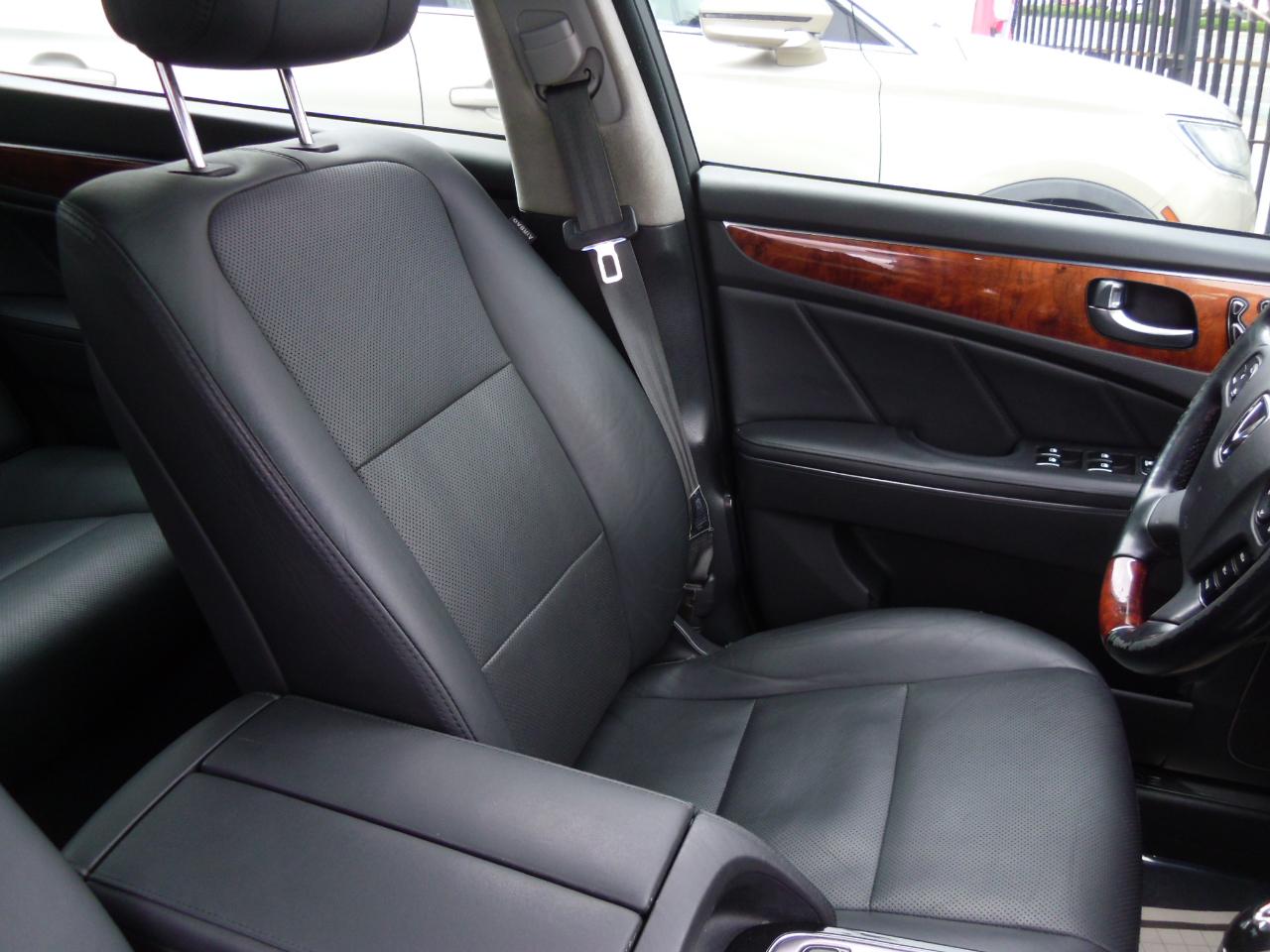 Hyundai Equus 4dr Sdn Signature 2014