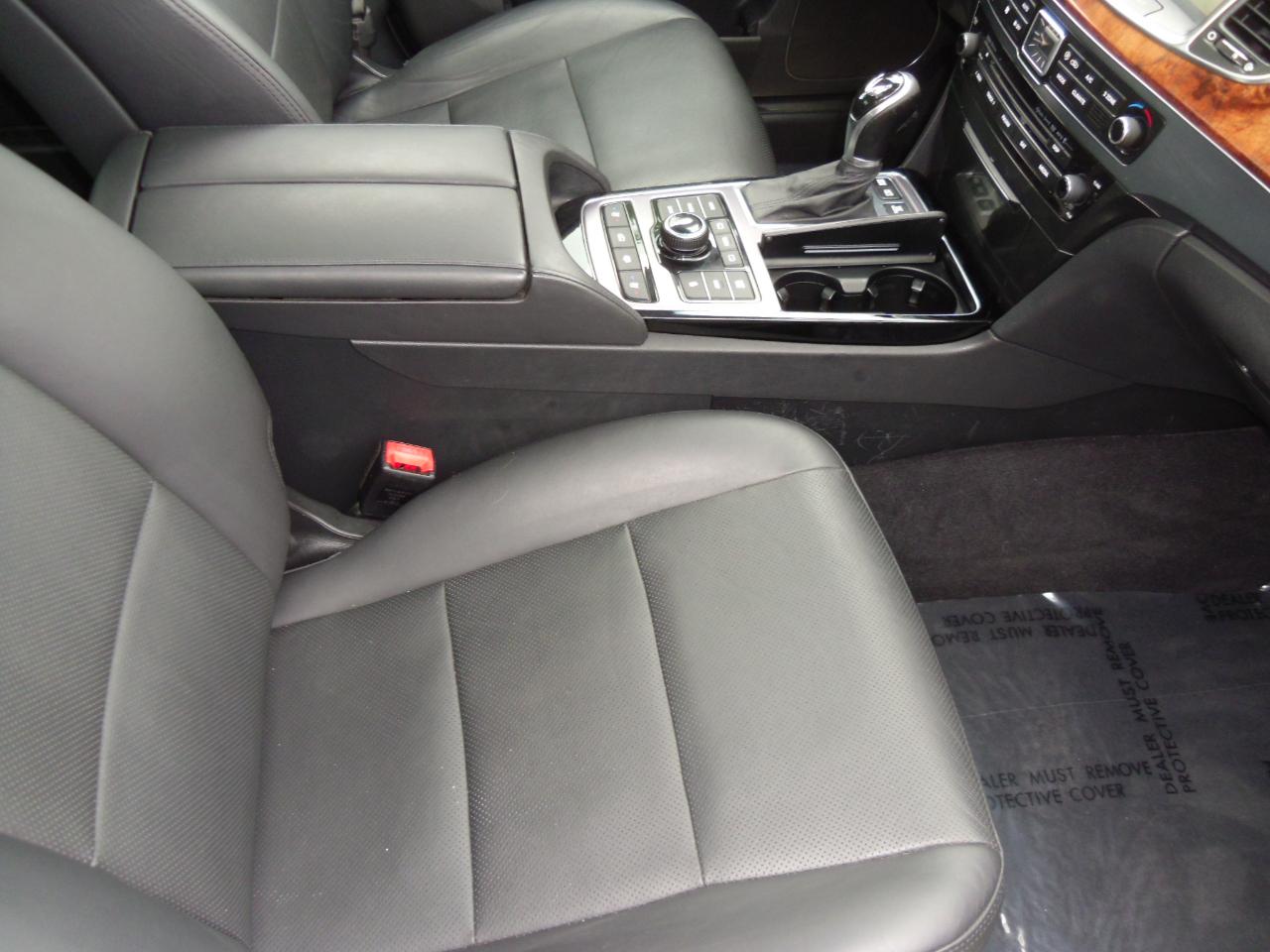 Hyundai Equus 4dr Sdn Signature 2014