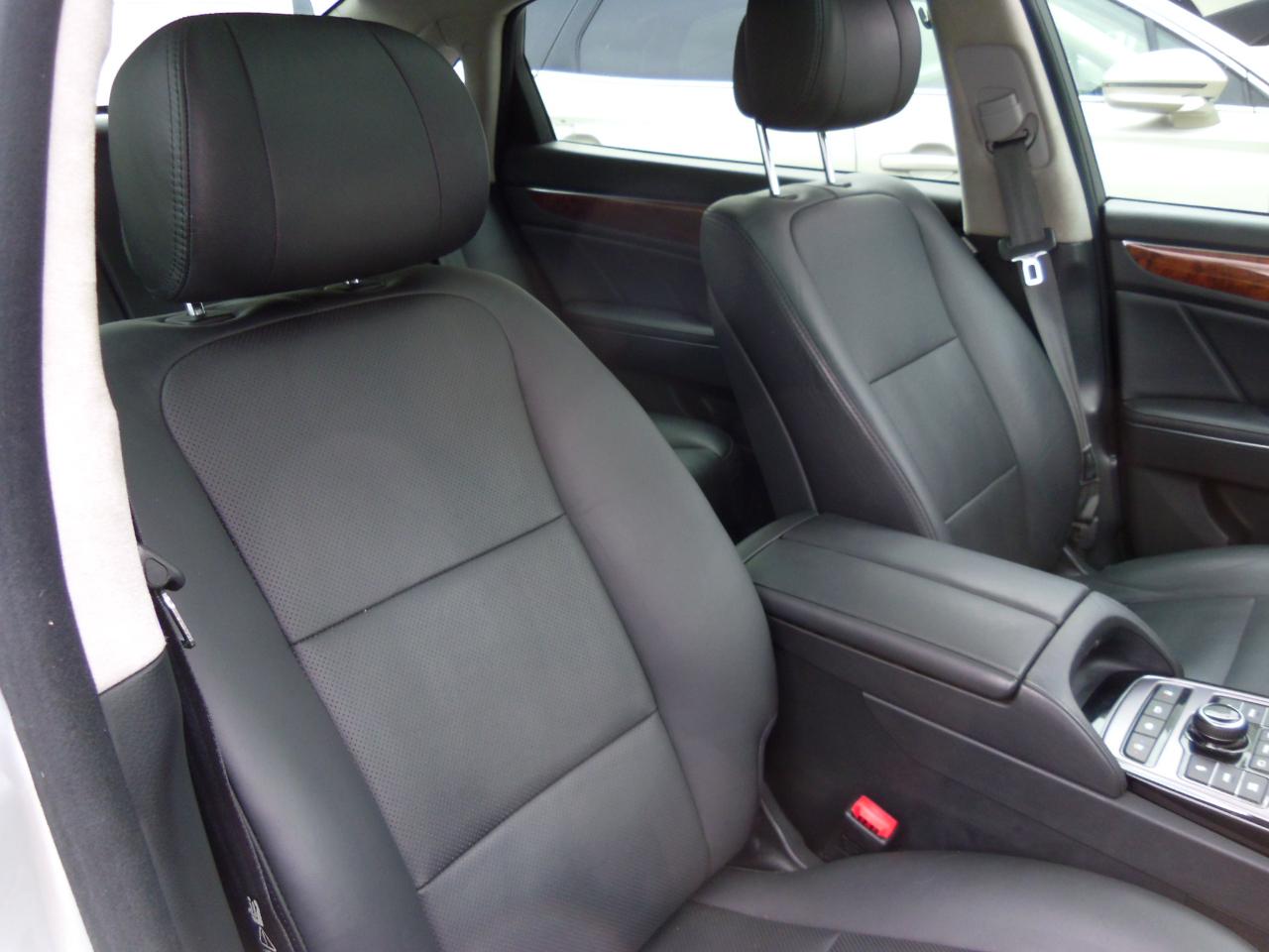 Hyundai Equus 4dr Sdn Signature 2014