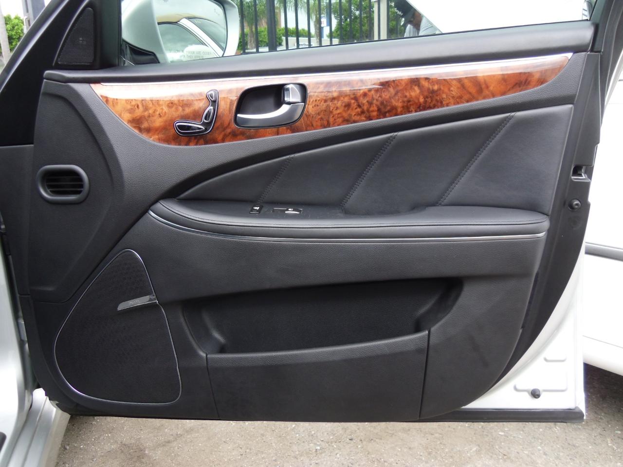 Hyundai Equus 4dr Sdn Signature 2014