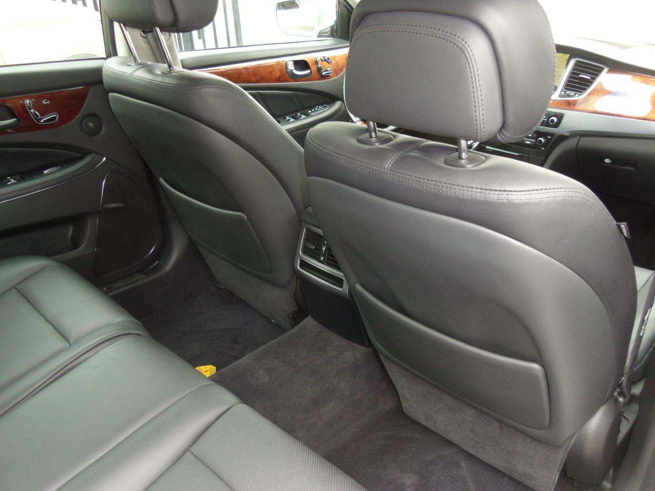 Hyundai Equus 4dr Sdn Signature 2014