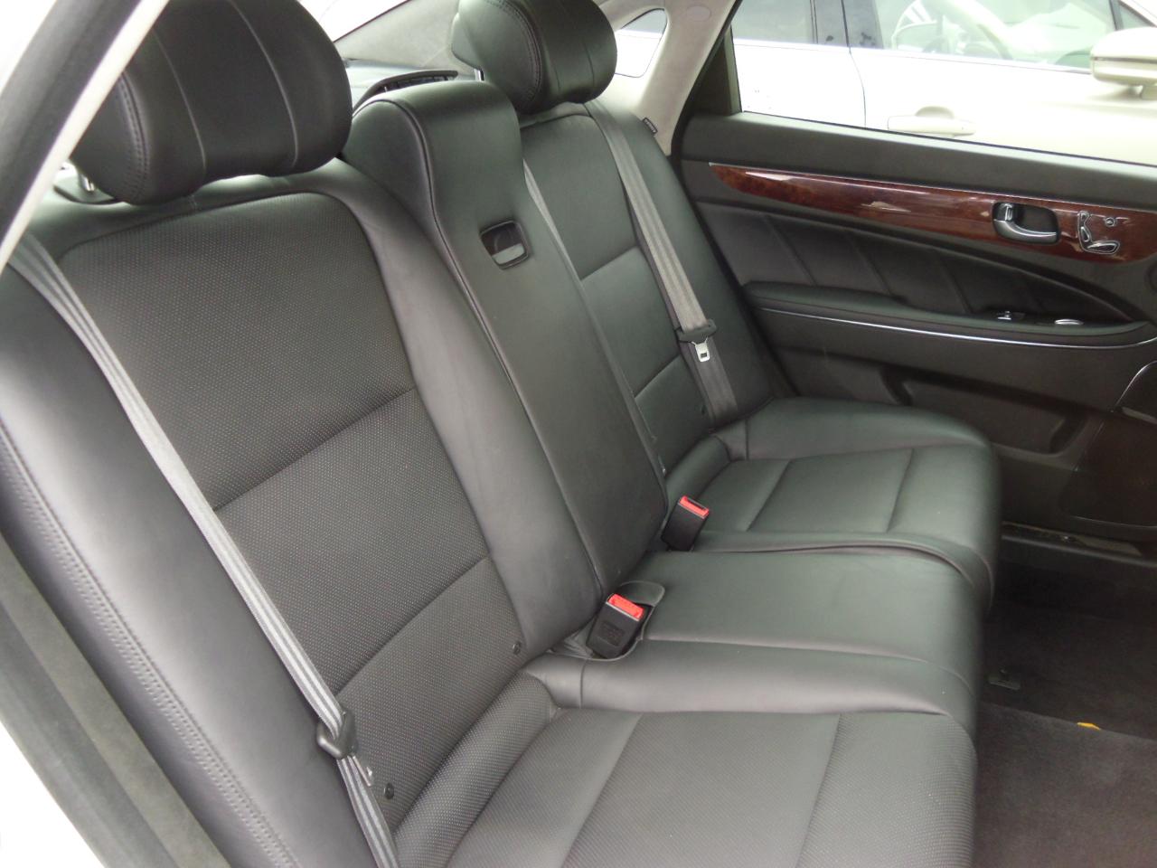 Hyundai Equus 4dr Sdn Signature 2014