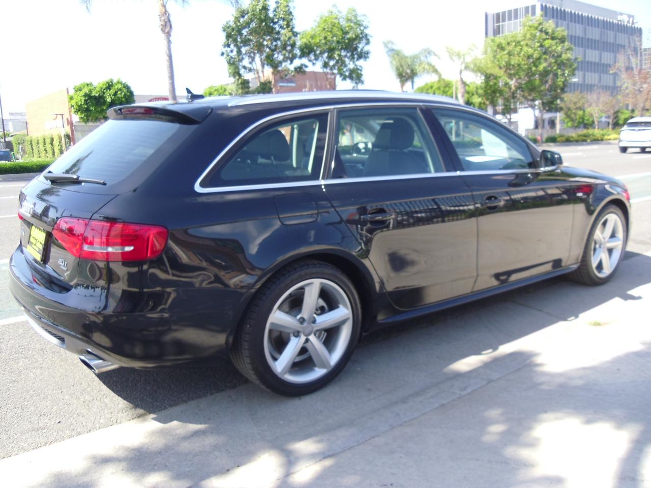 Audi A4 4dr Avant Wgn Auto quattro 2.0T Premium Plus 2012