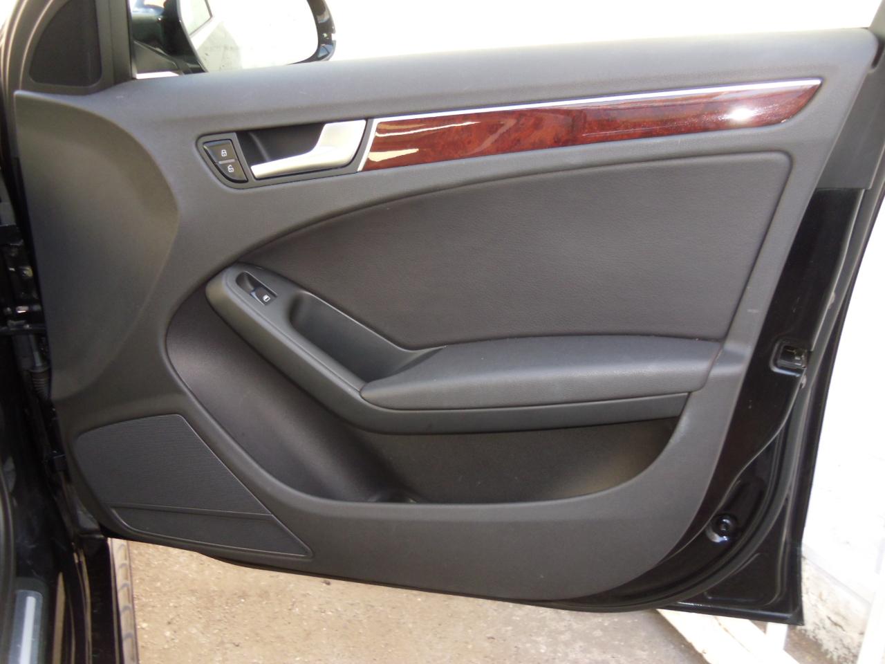 Audi A4 4dr Avant Wgn Auto quattro 2.0T Premium Plus 2012