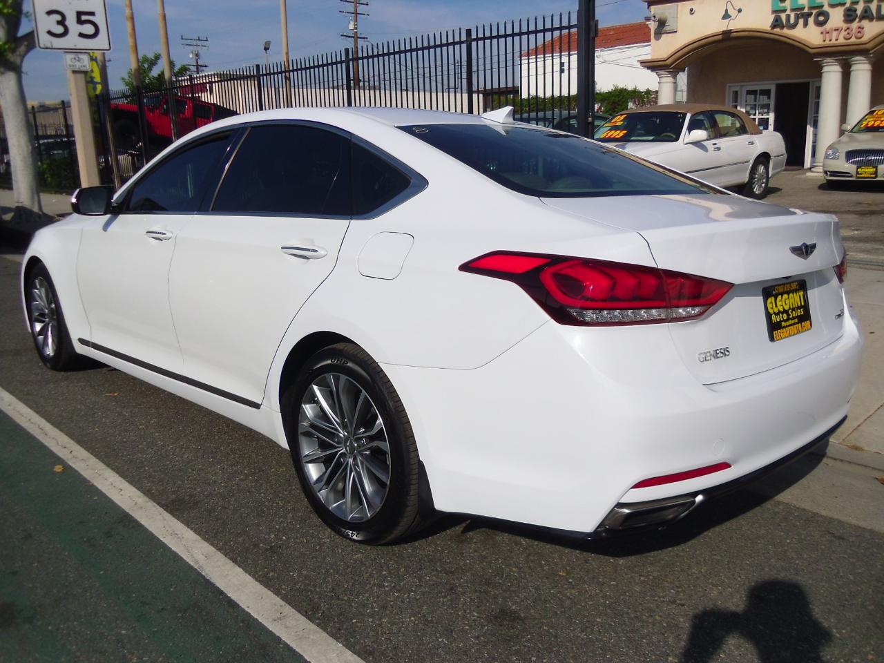 Hyundai Genesis 4dr Sdn V6 3.8L AWD 2015