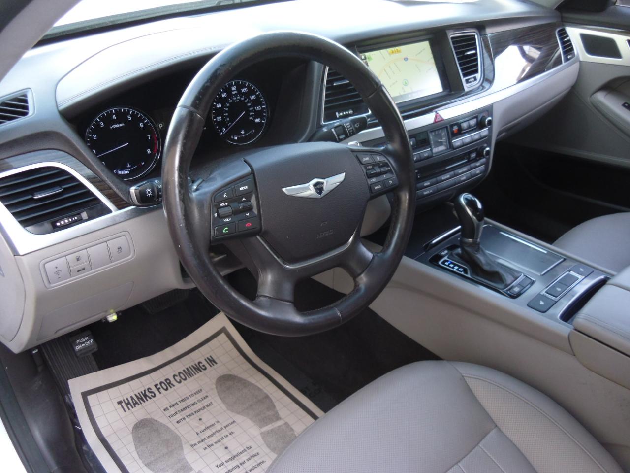 Hyundai Genesis 4dr Sdn V6 3.8L AWD 2015