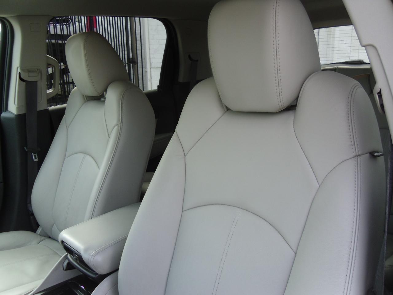 GMC Acadia AWD 4dr SLT2 2010