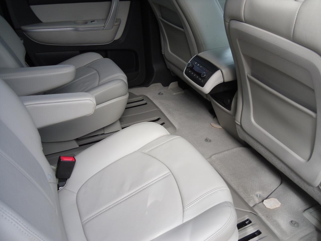 GMC Acadia AWD 4dr SLT2 2010