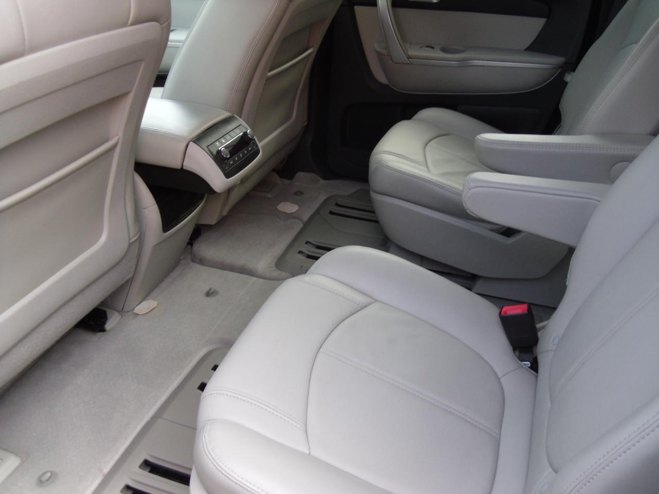 GMC Acadia AWD 4dr SLT2 2010