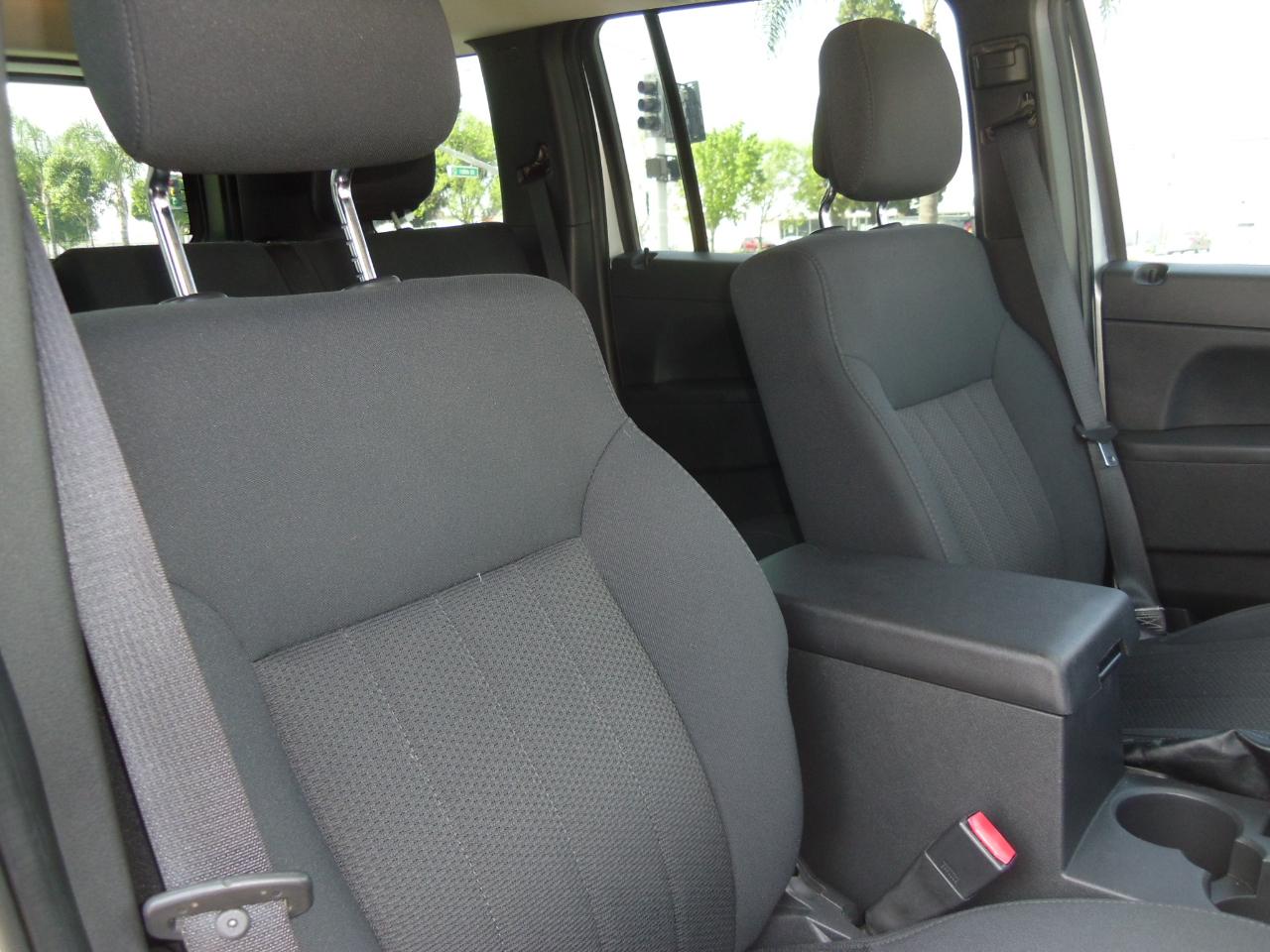 Jeep Liberty 4WD 4dr Sport 2011