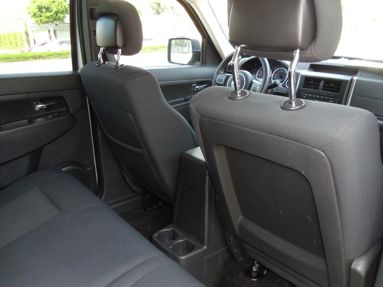 Jeep Liberty 4WD 4dr Sport 2011