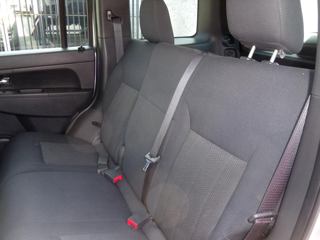 Jeep Liberty 4WD 4dr Sport 2011