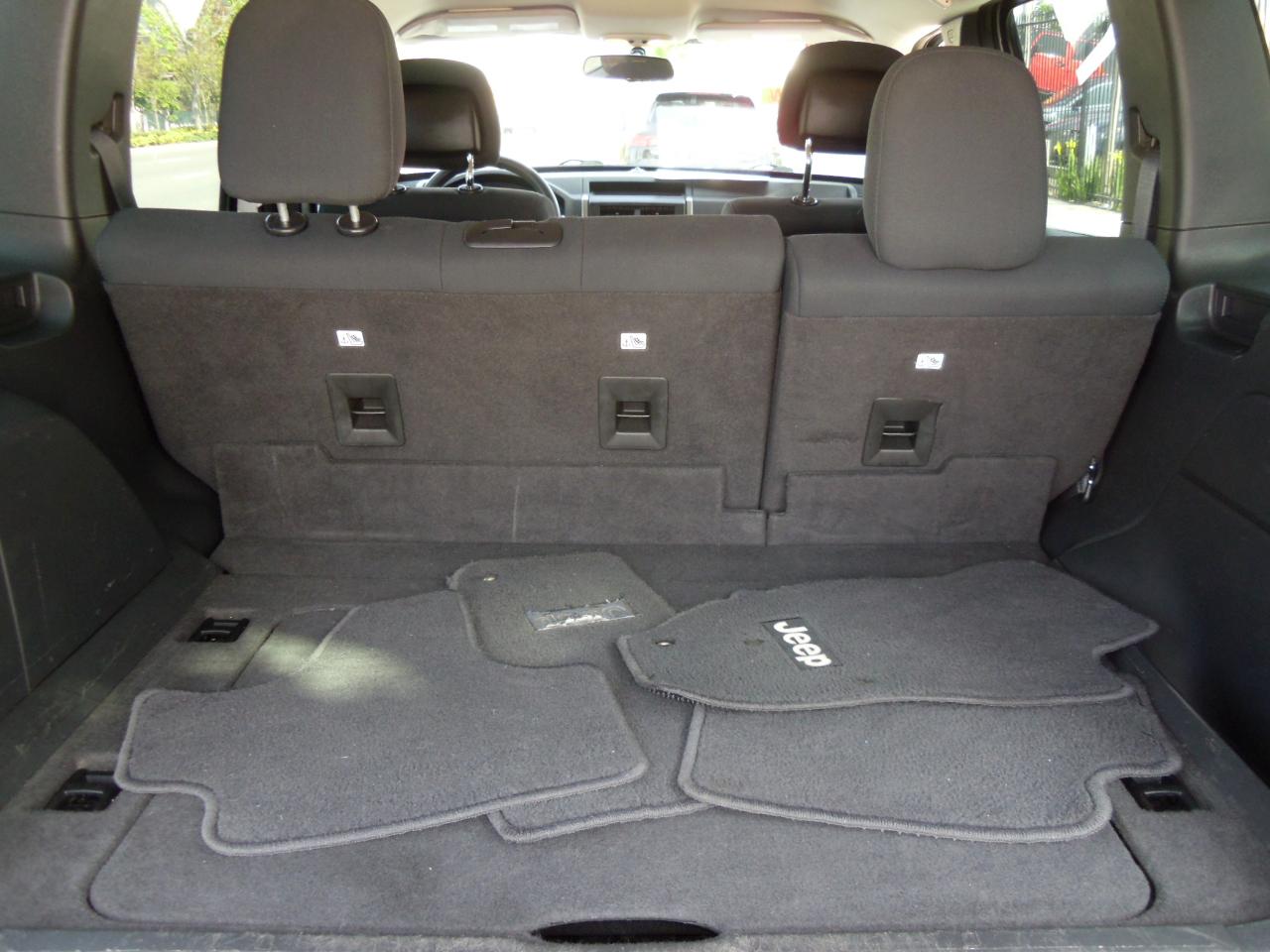 Jeep Liberty 4WD 4dr Sport 2011