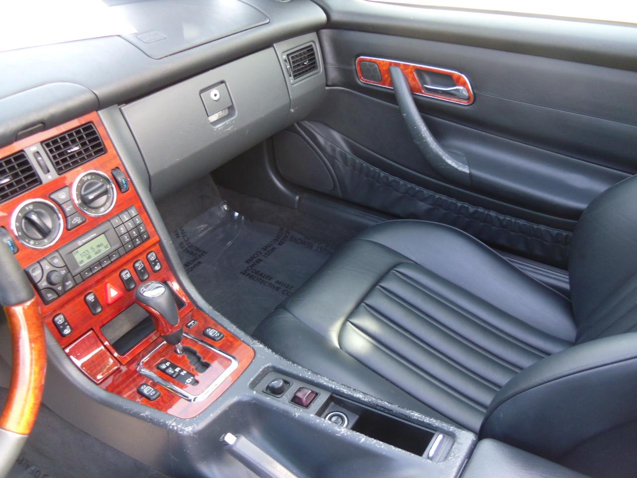 Mercedes-Benz SLK-Class Roadster 3.2L Sp Edition 2004