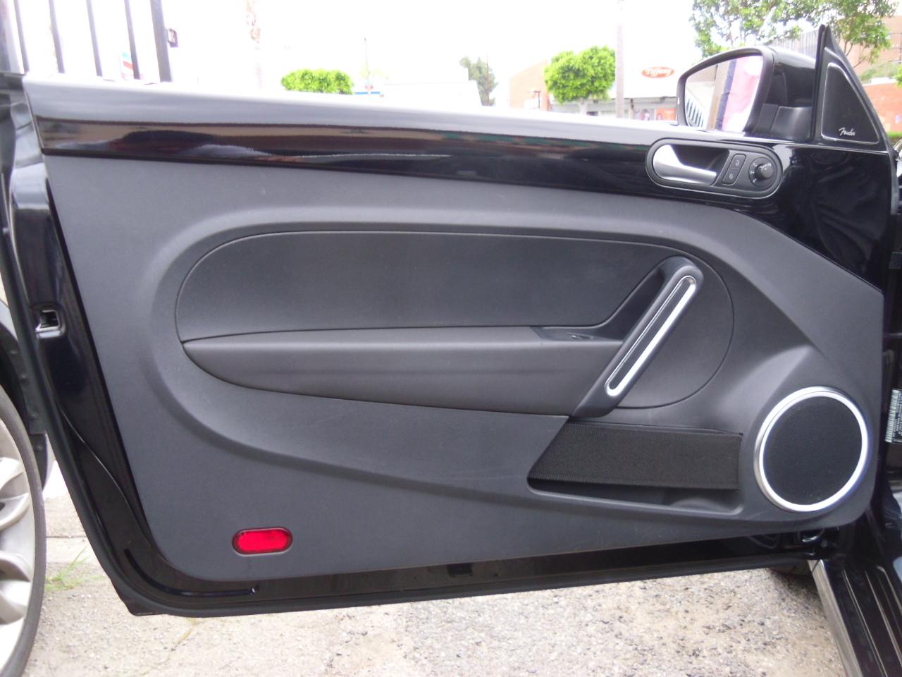 Volkswagen Beetle Convertible 2dr Man 2.0T R-Line PZEV 2014